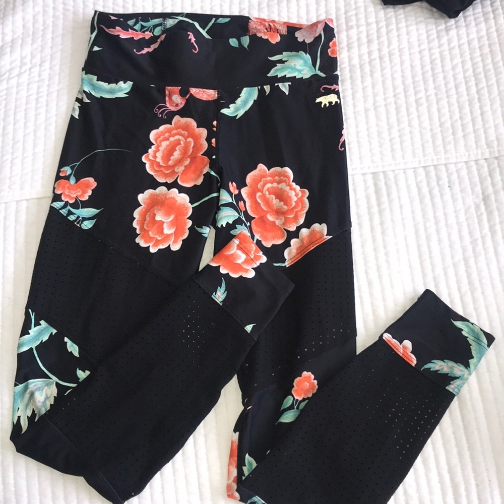 Running Bare Leggings - Picture 2 of 6